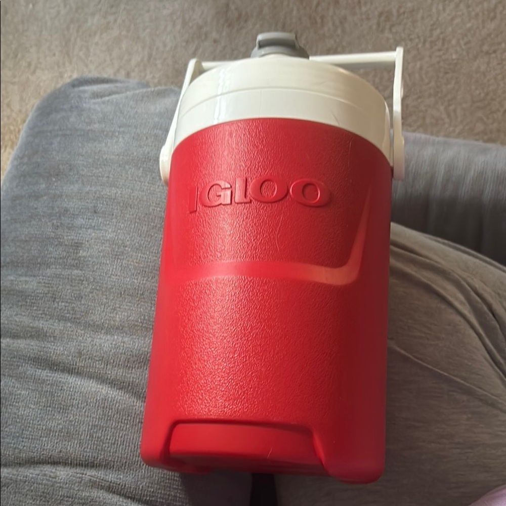 Igloo Red and White Beverage Cooler